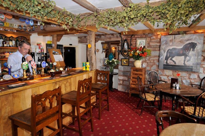 Hotel The Hood Arms Kilve Exterior foto